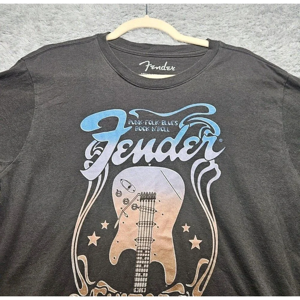 Fender Womens Black Graphic T-Shirt Size Medium Casual Music Guitar Rock N Roll